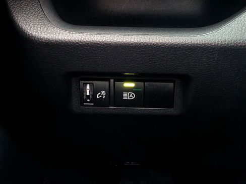 Certified 2025 Toyota RAV4 XLE AWD/4WD image 18