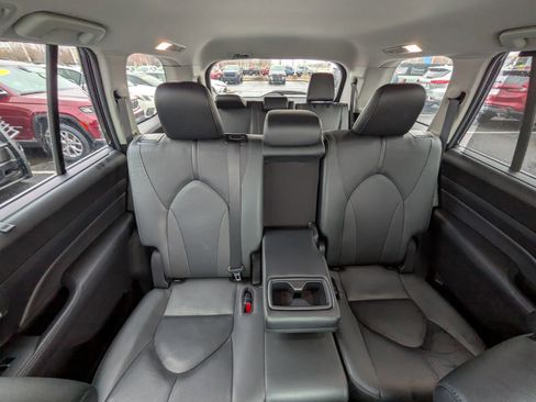 Used 2024 Toyota Grand Highlander Limited image 24