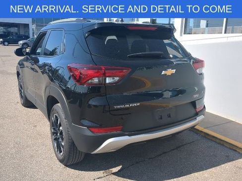 Certified 2023 Chevrolet TrailBlazer LT w/ Convenience Package FWD image 3
