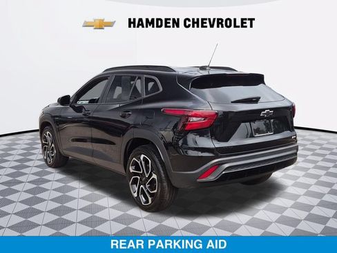 Used 2024 Chevrolet Trax RS w/ Sunroof Package FWD image 5