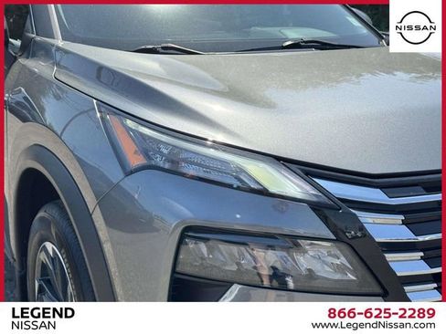 Used 2024 Nissan Rogue SV AWD/4WD image 7