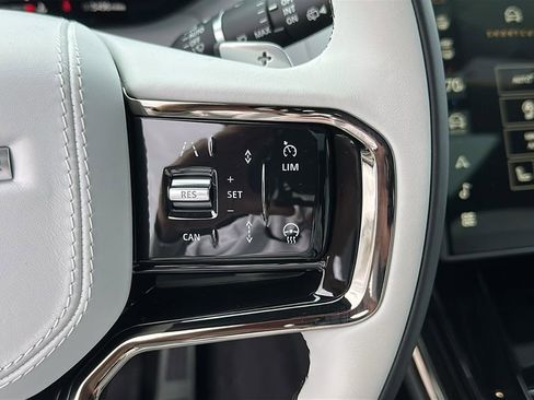 Used 2025 Land Rover Range Rover Sport Dynamic SE image 14