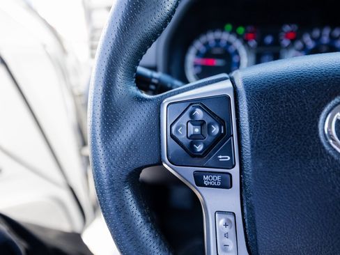 Used 2018 Toyota 4Runner SR5 image 17