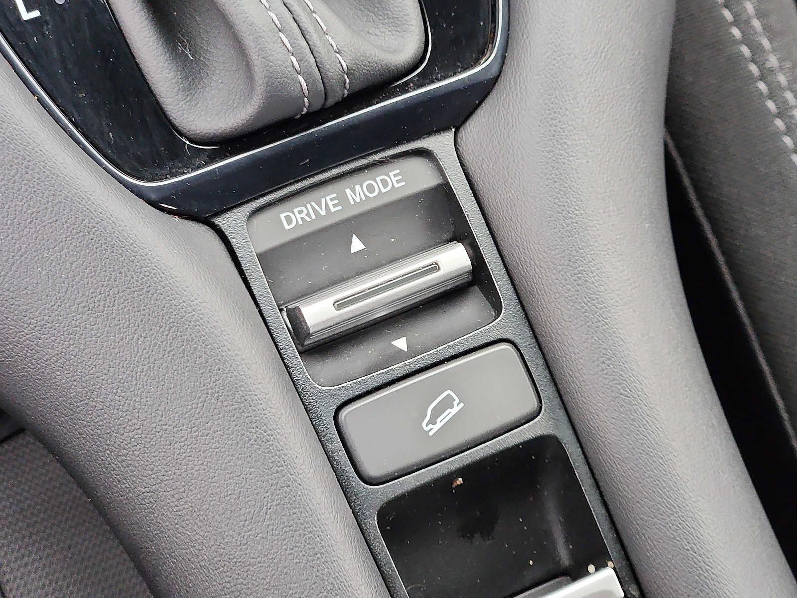Certified 2024 Honda HR-V LX image 25
