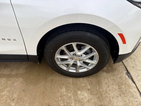 Used 2024 Chevrolet Equinox LT FWD image 27