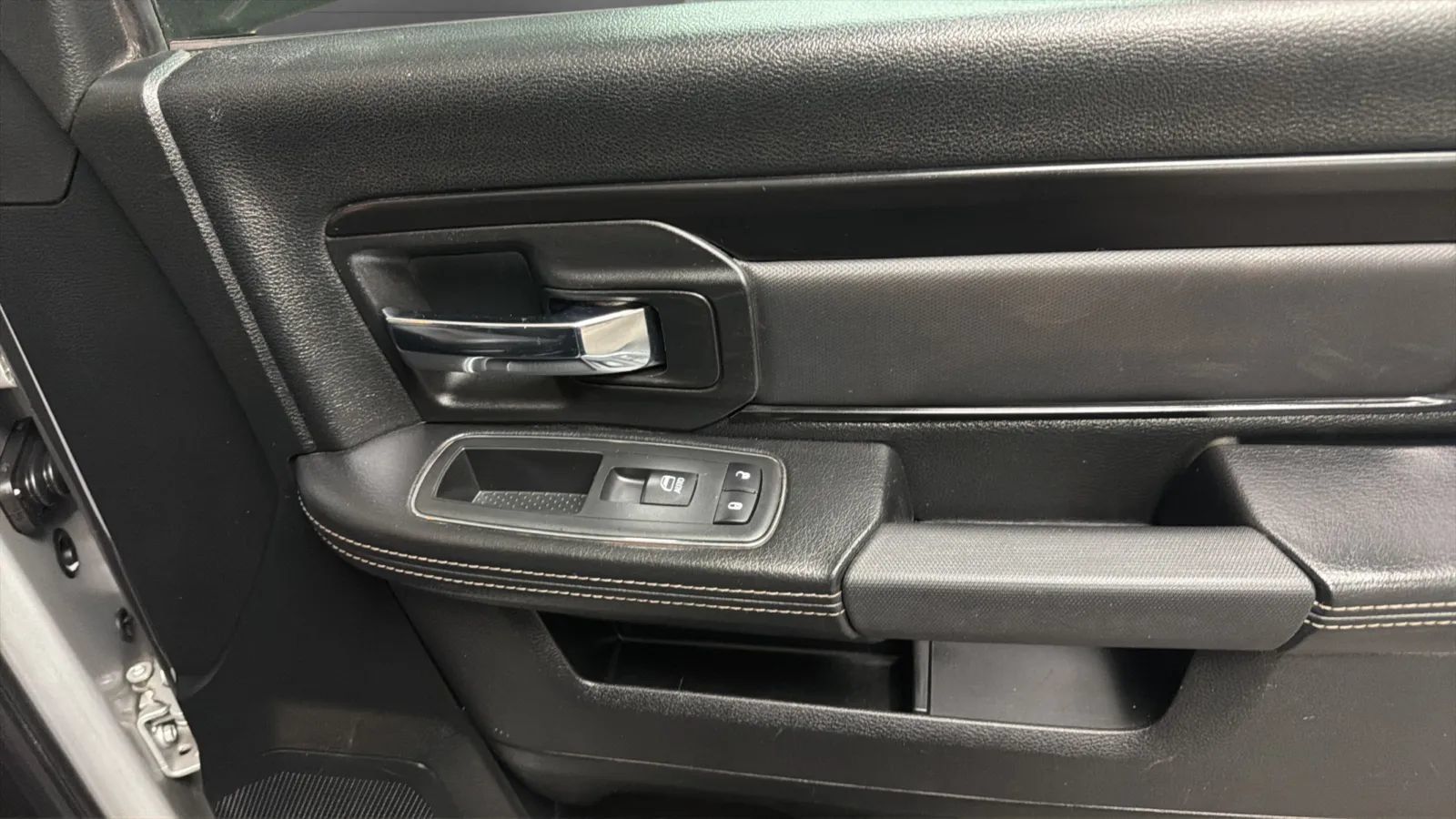 Used 2018 RAM 1500 Rebel w/ Ram 1500 Black Rebel Group AWD/4WD image 18