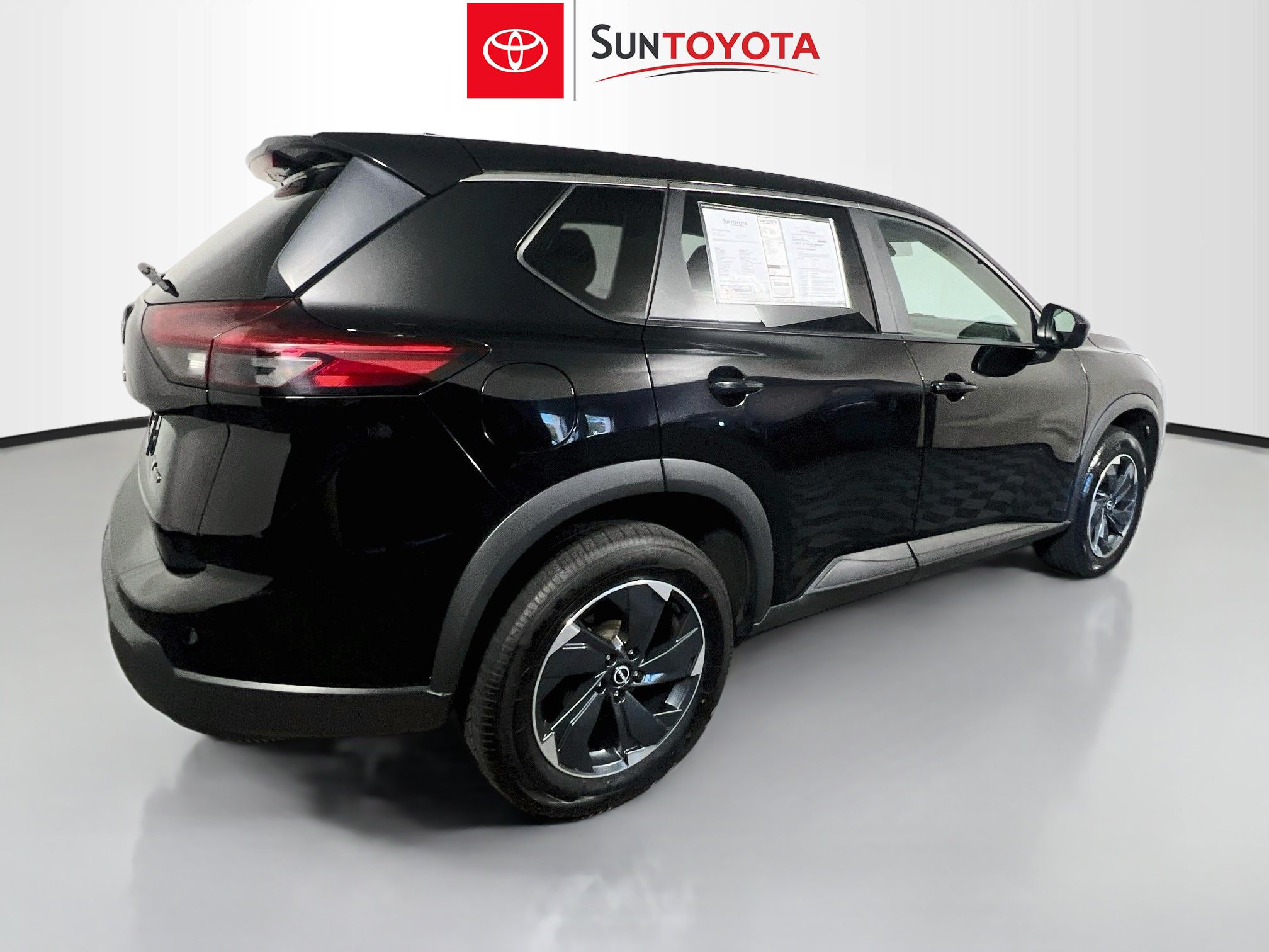 Used 2024 Nissan Rogue SV AWD/4WD image 4