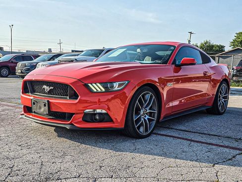 Used 2016 Ford Mustang GT Premium RWD image 3
