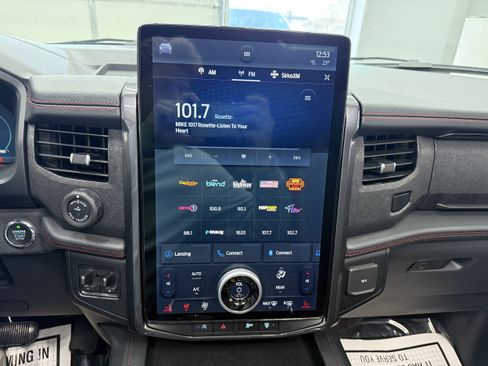 Used 2023 Ford Expedition Max Limited image 25