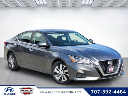 Used 2020 Nissan Altima 2.5 S FWD image 1
