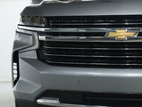 Used 2023 Chevrolet Suburban LT image 5