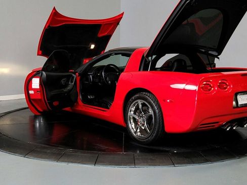 Used 2002 Chevrolet Corvette Coupe w/ Preferred Equipment Group2 image 11