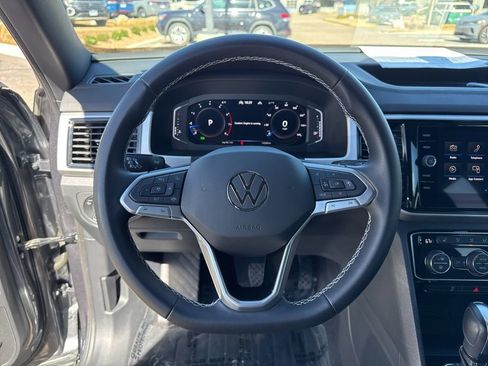 Certified 2022 Volkswagen Atlas Cross Sport SE image 15