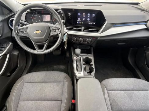 Certified 2024 Chevrolet Trax LS w/ LS Convenience Package FWD image 14