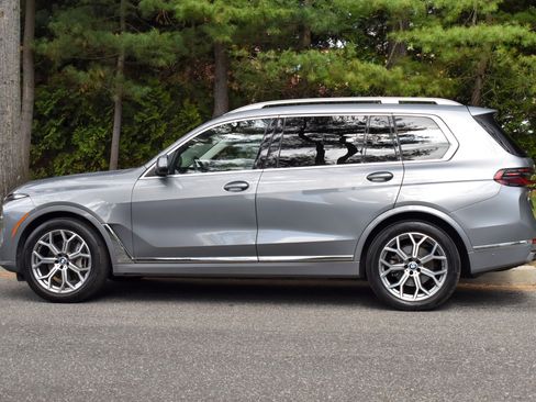 Used 2025 BMW X7 xDrive40i AWD/4WD image 5