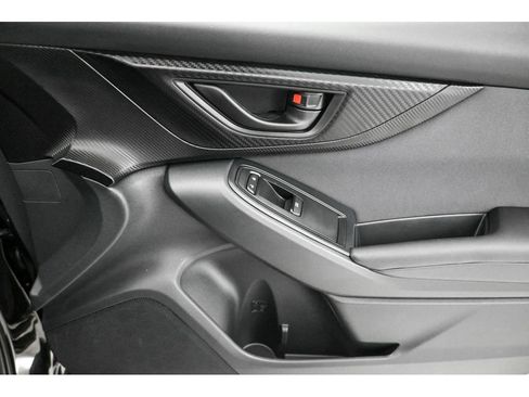 Used 2022 Subaru Crosstrek 2.0i Premium image 16