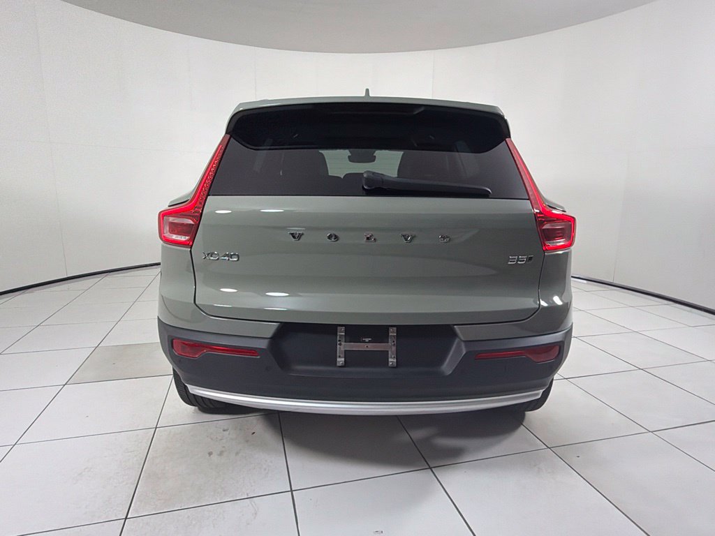 Used 2024 Volvo XC40 B5 Plus AWD/4WD image 6