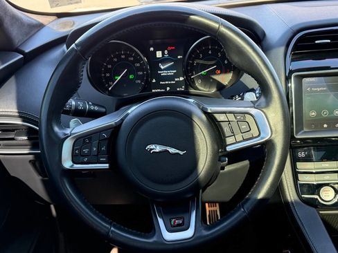 Used 2020 Jaguar F-PACE S image 37