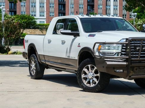 Used 2019 RAM 2500 Limited AWD/4WD image 2