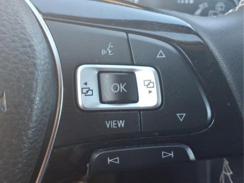 Certified 2021 Volkswagen Tiguan SE w/ Panoramic Sunroof Package image 22