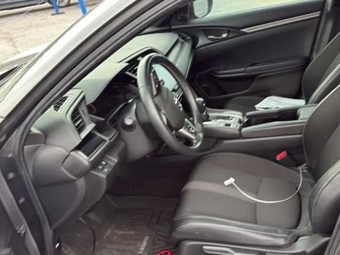 Used 2021 Honda Civic Sport image 2