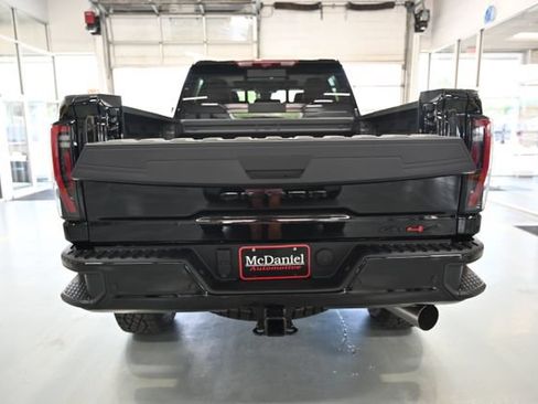 New 2026 GMC Sierra 2500 AT4X w/ LPO, Black Badging Package AWD/4WD image 15