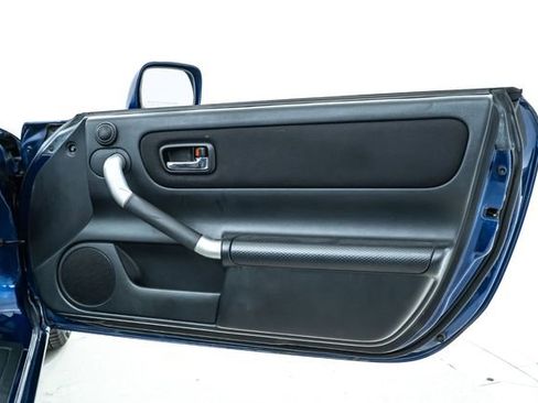 Used 2001 Toyota MR2 image 24