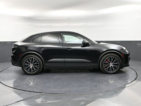 Certified 2025 Porsche Macan 4S Electric image 9