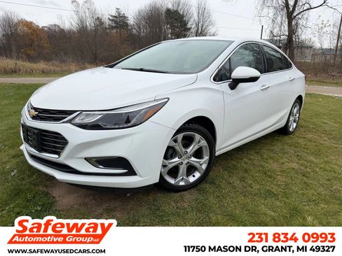 Used 2018 Chevrolet Cruze Premier image 1
