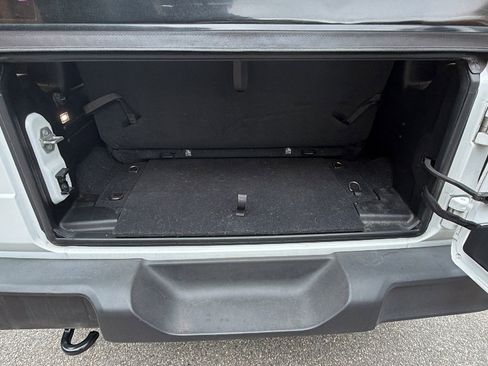 Used 2020 Jeep Wrangler Sport AWD/4WD image 13