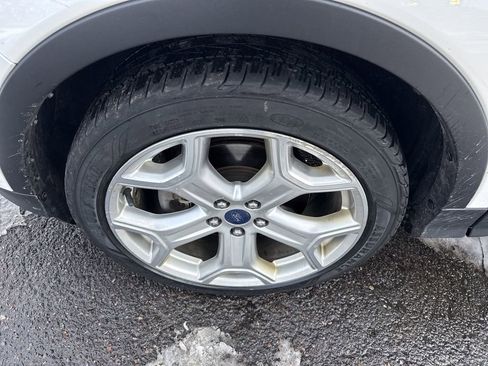 Used 2017 Ford Escape Titanium image 10