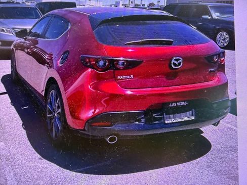 Used 2023 MAZDA MAZDA3 s FWD image 14