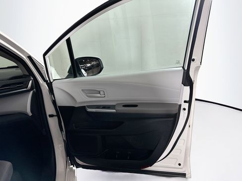 Used 2025 Toyota Sienna LE image 33