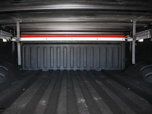 Used 2024 Nissan Titan SV w/ SV Convenience Package image 8