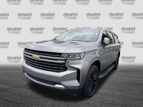 Used 2023 Chevrolet Suburban LT w/ LT Signature Package AWD/4WD image 5
