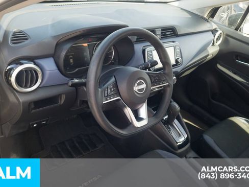 Used 2024 Nissan Versa SV FWD image 5