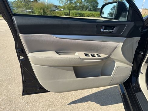 Used 2013 Subaru Legacy 2.5i Premium w/ All-Weather Pkg image 14