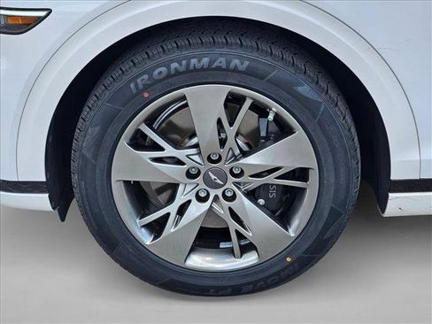 Used 2024 Genesis GV70 3.5T Sport AWD/4WD image 23