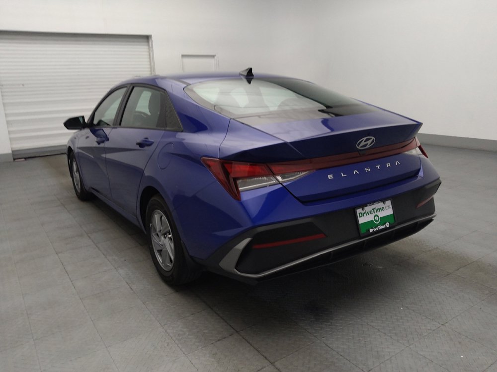 Used 2025 Hyundai Elantra SE FWD image 5