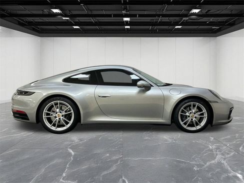 Used 2024 Porsche 911 Carrera image 11