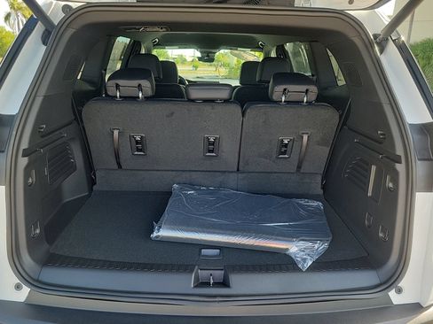 New 2026 GMC Acadia Elevation w/ Elevation Premium Package FWD image 7