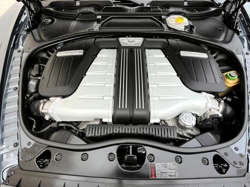 Used 2015 Bentley Flying Spur W12 image 19