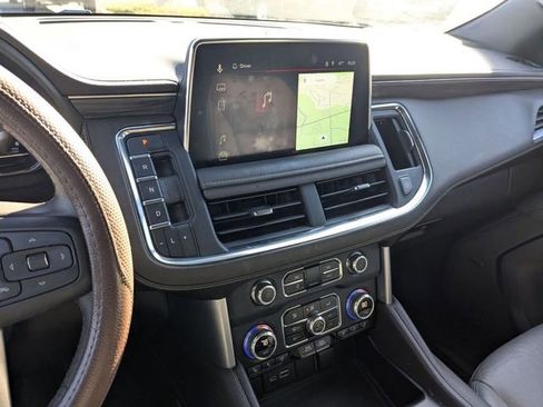 Used 2023 GMC Yukon XL SLT image 22