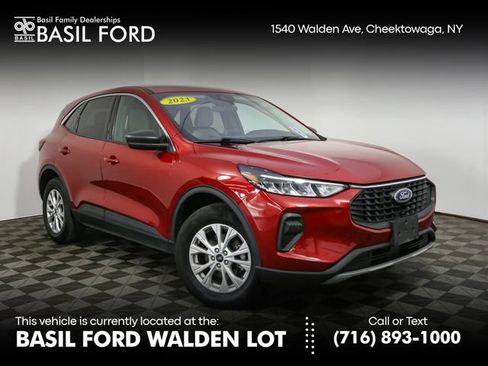 Used 2023 Ford Escape Active AWD/4WD image 1