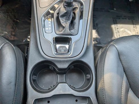 Used 2019 Jeep Cherokee Limited AWD/4WD image 26