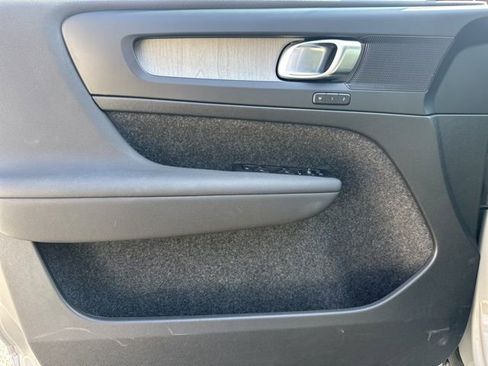 Certified 2025 Volvo XC40 B5 Core image 16