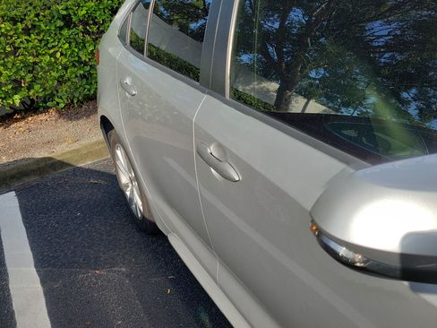 Used 2023 Toyota Corolla XLE FWD image 9