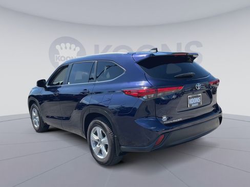 Used 2023 Toyota Highlander LE FWD image 10