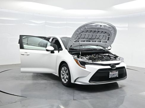 Used 2025 Toyota Corolla LE FWD image 50