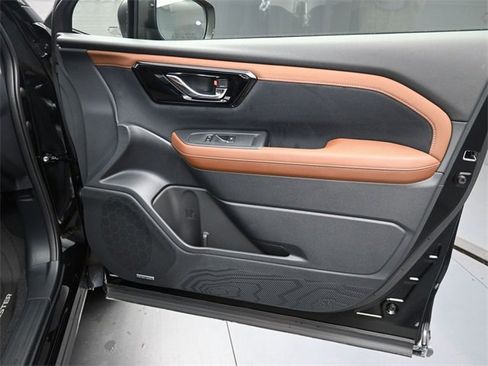 New 2025 Subaru Forester Touring image 30